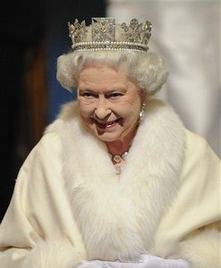 Brytyjska królowa musi zacisnąć pasa