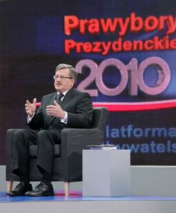 Bronią krzyża, atakują Komorowskiego