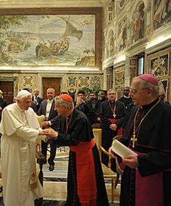 "To watykańska klątwa rzucona na księży pedofilów"