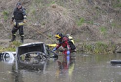 Dramat w Warszawie - samochód wpadł do jeziora