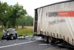 Tragiczny wypadek - kierowca mercedesa zginął na miejscu