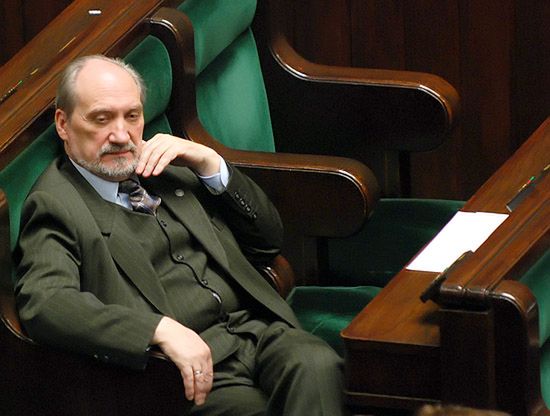 Macierewicz ma przeprosić byłego szefa WSI