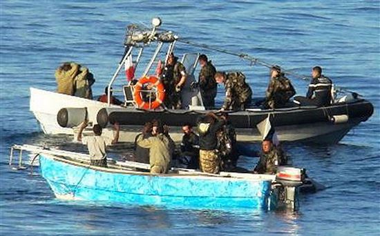 Somalijscy piraci uprowadzili statek z 43 osobami