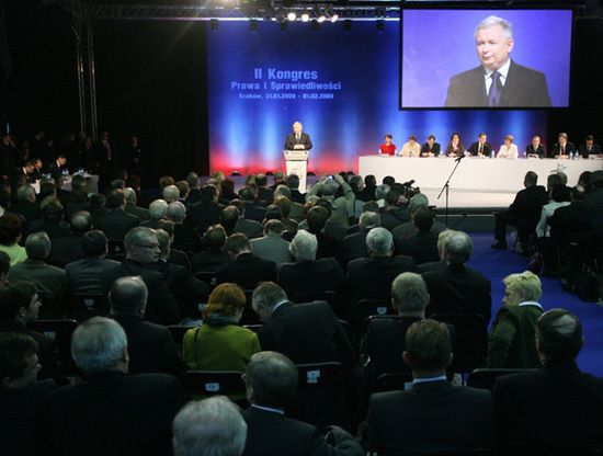 PiS wydaje grube miliony na zmianę wizerunku