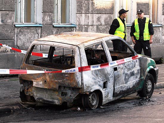 Policja: złapaliśmy podpalacza samochodów