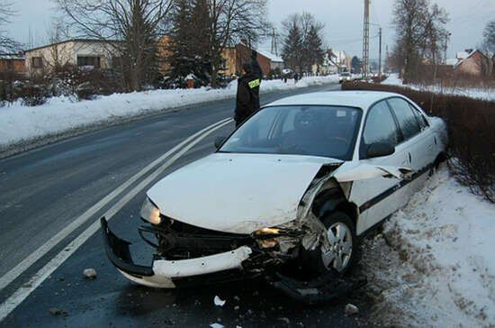 Kupił auto i tego samego dnia rozbił je po pijanemu