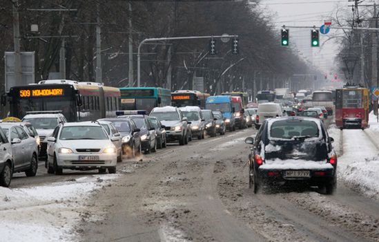 Polska w okowach zimy - tysiące ludzi bez prądu