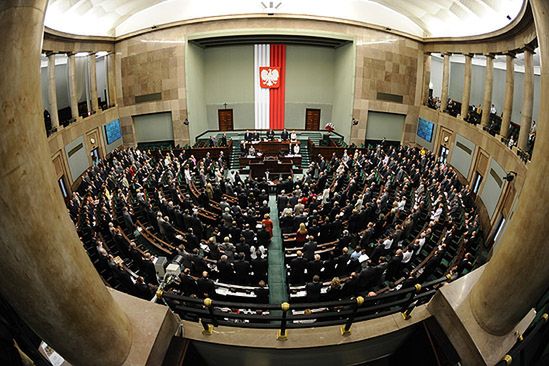 Sejm: chrześcijańskie wartości w mediach publicznych
