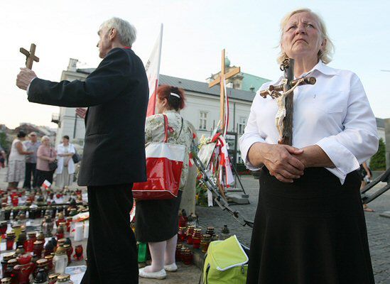 Zapowiadają, że będą bronić krzyża aż do końca