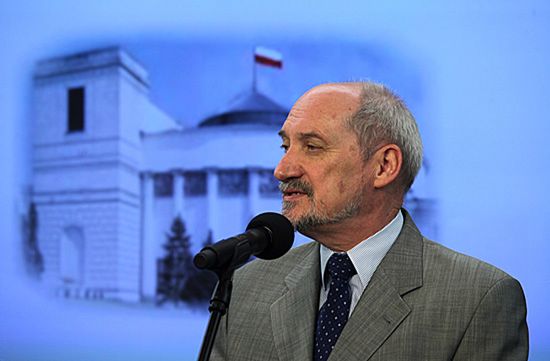 Macierewicz chce ukarania Grasia za "niestosowny żart"