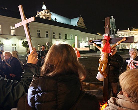 Co wykazała sekcja zwłok obrońcy krzyża?