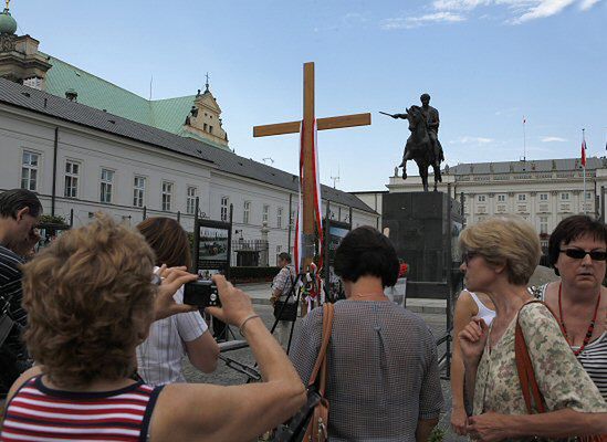 POPiS Kościoła, czyli cyrk pod krzyżem