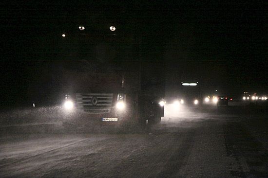 Śnieg na południu Polski: zablokowane drogi, wiele kolizji