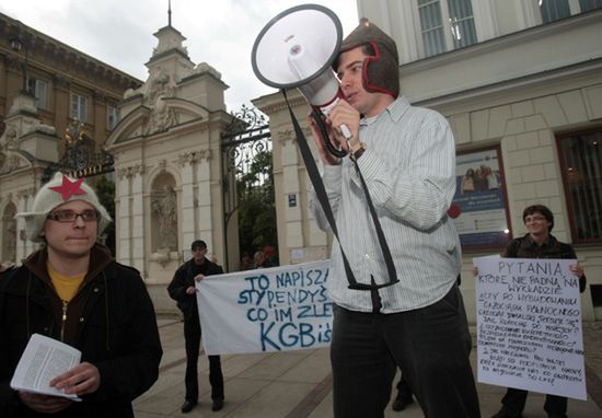 Studenci UW protestują przeciw stypendiom od Gazpromu
