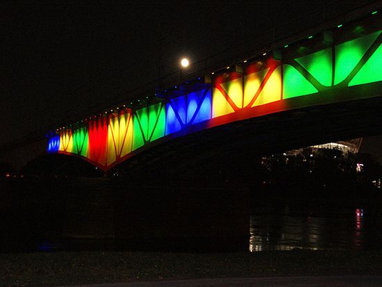 Tak oświetlonego mostu w Polsce jeszcze nie było
