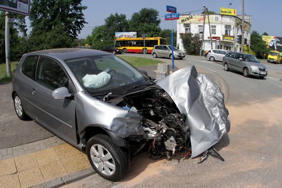 Potrącił pieszych i uciekł - jedna osoba nie żyje