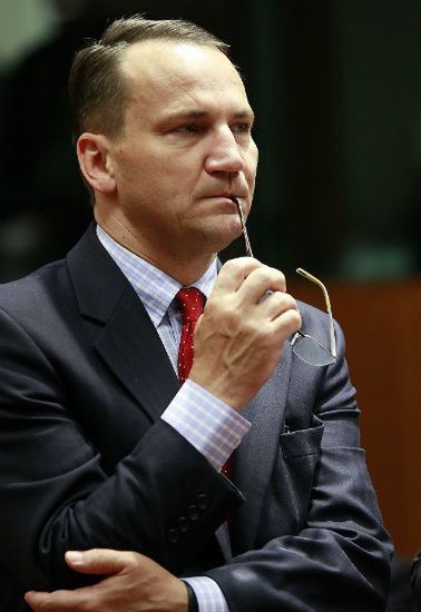 Sikorski żąda od "Faktu" przeprosin za antysemickie wpisy