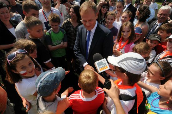 Tusk do dzieci: lepiej współpracuje mi się z paniami