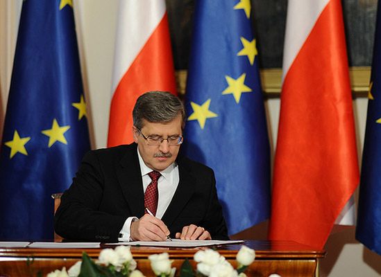 Groziła jej deportacja i obóz - pomógł Komorowski