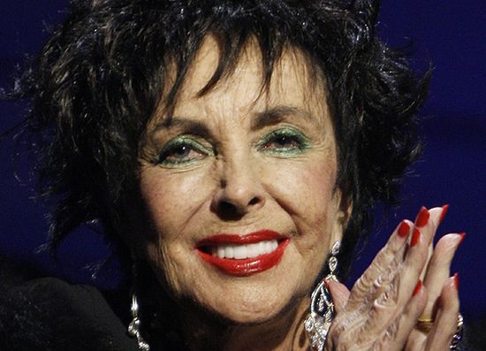 Liz Taylor trafiła do szpitala, ma kłopoty z sercem