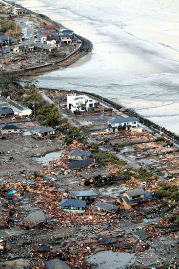 300 ciał znaleziono na plaży po tsunami