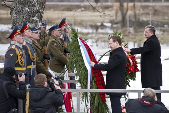 Tak upamiętnią katastrofę Tu-154, co ustalił Komorowski?