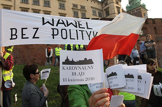 "Wawel królów, nie prezesów" - ostry protest w Krakowie