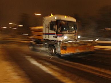 Ciężka noc dla kierowców - lód pokrywa drogi