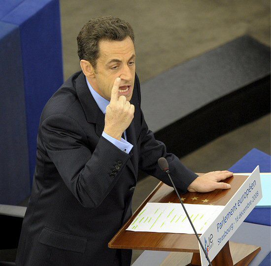 Sarkozy arogancki jak faraonowie?