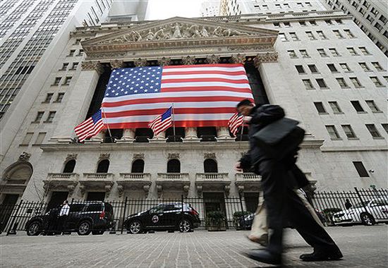 Nieznaczne spadki na Wall Street
