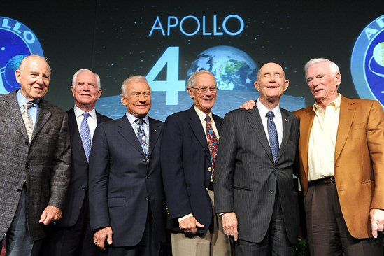 Astronauci z Apolla: powinniśmy powrócić na Księżyc