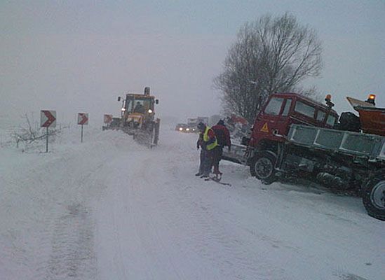 Coraz gorsze warunki na drogach - śnieg i gołoledź