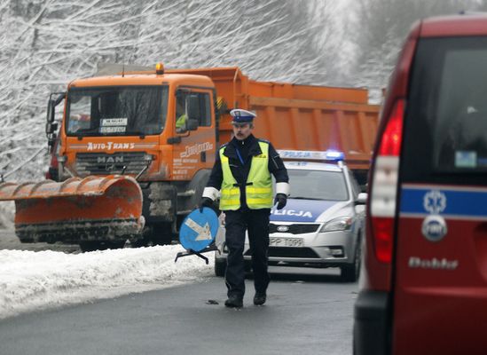 Pijany kierowca potrącił policjanta