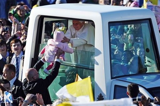 Papież pobłogosławił w Szkocji polskie dziecko