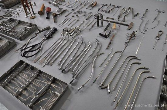 Tymi narzędziami sterylizował kobiety "Anioł Śmierci"