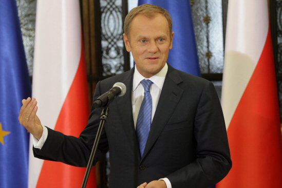 Tusk: PiS wyczekuje, aż upadnie państwo polskie