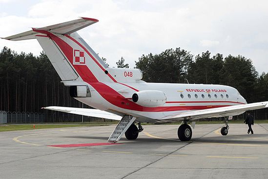 Nie ukarzą pilota Jaka-40 za lądowanie w Smoleńsku