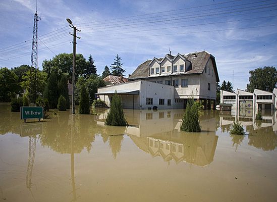 Miller: dla powodzian nie zabraknie pieniędzy