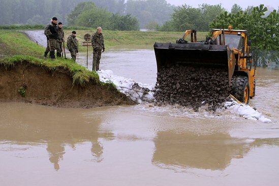 Polska prosi o dalszą pomoc w obliczu powodzi