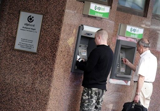 Polacy nie chcą kredytów - banki nie dają za wygraną