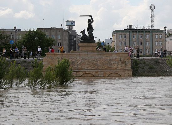 Wisła w Warszawie opadła o pół metra
