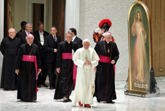 Papież winny pedofilii? "To absurdalne oskarżenie"