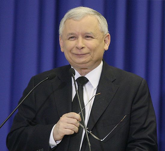 PiS kipi z oburzenia po ankiecie o Kaczyńskim