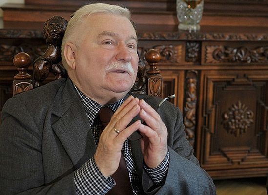 Lech Wałęsa odznaczony medalem