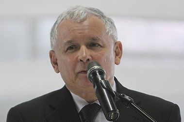 J. Kaczyński: Tu-154 to przerobiony bombowiec, powinien pościnać te drzewa