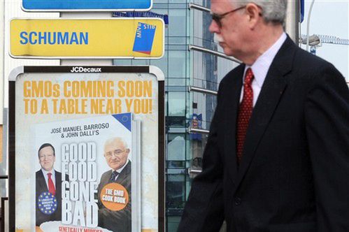 Atak na Barroso - cała Bruksela obwieszona plakatami