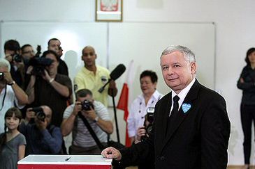 W USA i Kanadzie wygrał Jarosław Kaczyński