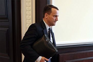 Sikorski apeluje: może dojść do tragedii - trzeba działać