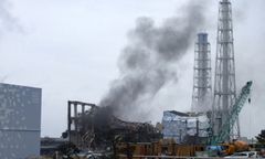 W Fukushimie budują stalową ścianę