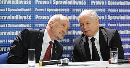 "Macierewicz wygłaszał kłamstwa, robił z mózgu wodę"
